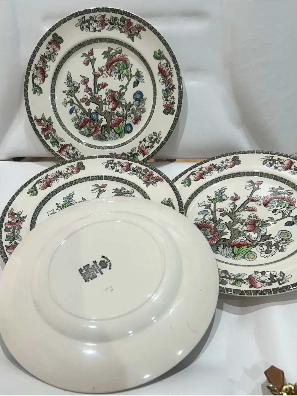 4 mcm Indian Tree dinner plates from Johnson Brothers